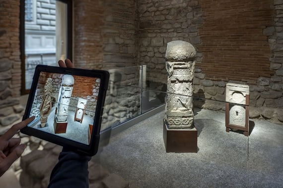 Installation view del nuovo percorso archeologico, Museo dell'Antico Palazzo dei Vescovi, Pistoia, 2025. © Ela Bialkowska, Okno Studio. Courtesy Fondazione Pistoia Musei