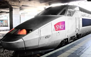 Il treno SNFC del nuovo collegamento del TGV Milano/Torino-Parigi, Torino, 19 gennaio 2012. ANSA/ TONINO DI MARCO (FOTO SNCF)