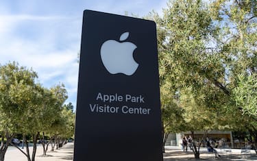 Centro visitatori dell'Apple Park a Cupertino, California, Stati Uniti