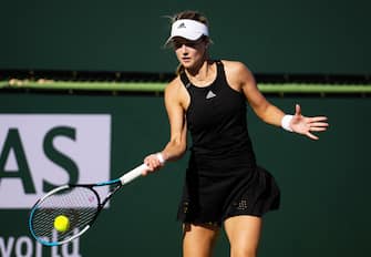 Anna Kalinskaya of Russia in action against Sorana Cirstea of Romania during the third round of the 2022 BNP Paribas Open, WTA 1000 tennis tournament on March 13, 2022 at Indian Wells Tennis Garden in Indian Wells, USA - Photo: Rob Prange/DPPI/LiveMedia