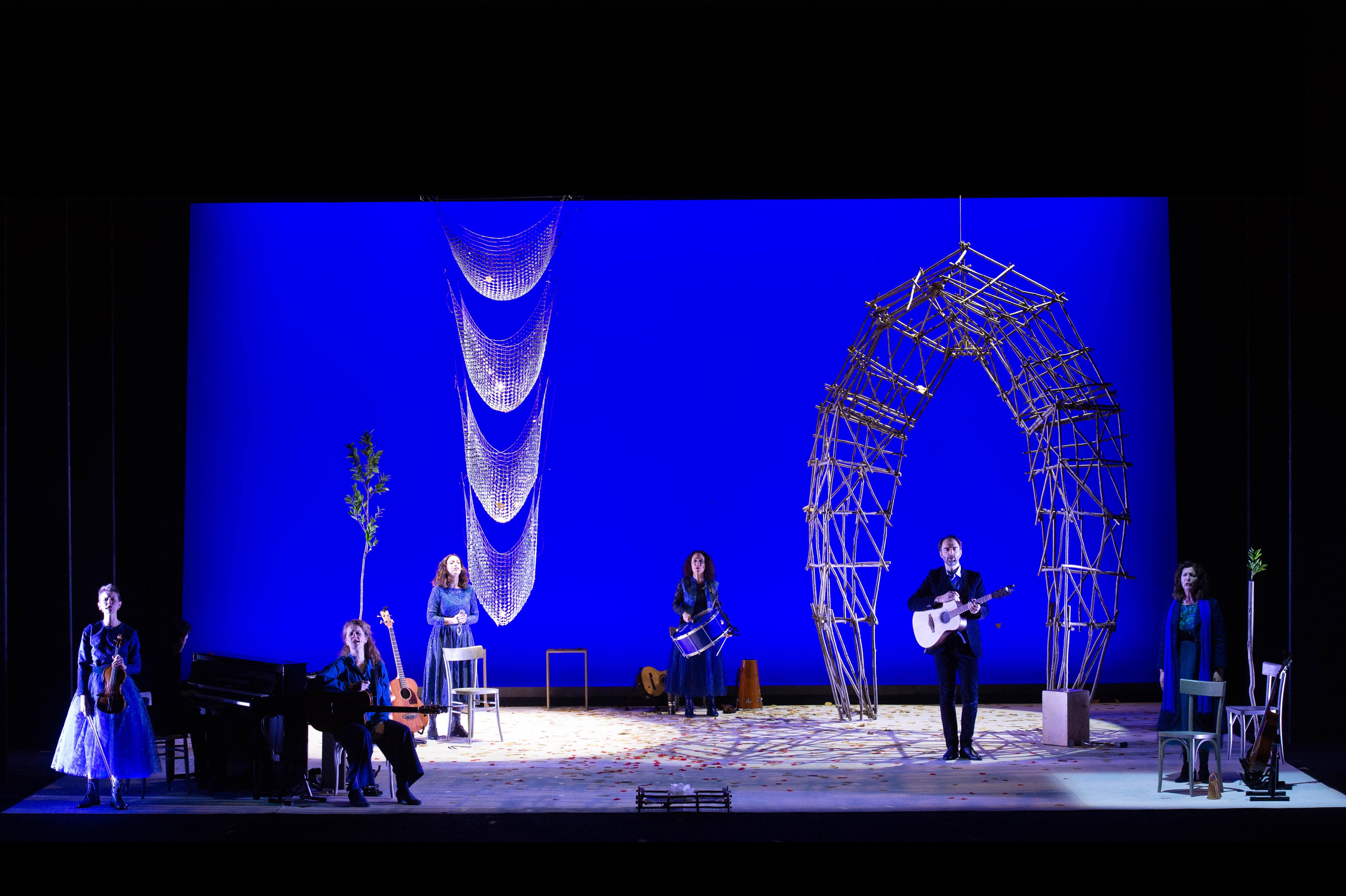 Un momento dello spettacolo "La buona novella"