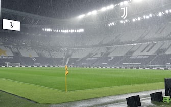 A interior view of the Juventus Stadium prior to the Italian Serie A soccer match Juventus FC vs SSC Napoli in Turin, Italy, 04 October 2020. At the stadium there are Juventus and the refereeing team, not Napoli: the Neapolitan team, in fact, did not start from Naples, while for the Lega Calcio there were no conditions to postpone the match. Until now, however, no Juventus member has yet taken the field, Cristiano Ronaldo and his teammates are waiting in the tunnel of the changing rooms. Now they will wait for the 45 minutes from the regulation before the referee Daniele Doveri decrees the final whistle for lack of the opposing team. 
ANSA/ALESSANDRO DI MARCO