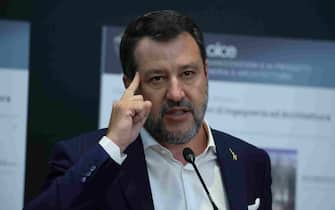 Il ministro dei Trasporti e delle Infrastrutture, Matteo Salvini, nel corso del convegno Oice: 'Dal Pnrr al Green Deal passando per il Ponte, le sfide dell'Ingegneria e dell'Architettura', Roma, 11 luglio 2023.
ANSA/MASSIMO PERCOSSI