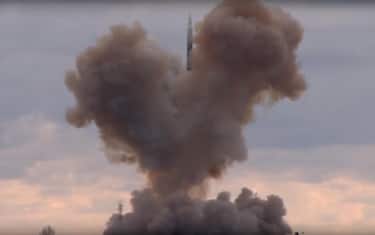 epa07248966 (FILE) - A handout still image from a video footage made available 19 July 2018 by the Russian Defense Ministry on its official Youtube page shows Russian Avangard hypersonic strategic missile system equipped with a gliding hypersonic maneuvering warhead blasting off in Russian territory (reissued 26 December 2018). Reports 26 December 2018 state Russian President Vladimir Putin has overseen from a remote location the succesful test of the hypersonic complex Avangard in Russia's far east region.  EPA/RUSSIAN DEFENCE MINISTRY PRESS SERVICE / HANDOUT  HANDOUT EDITORIAL USE ONLY/NO SALES
