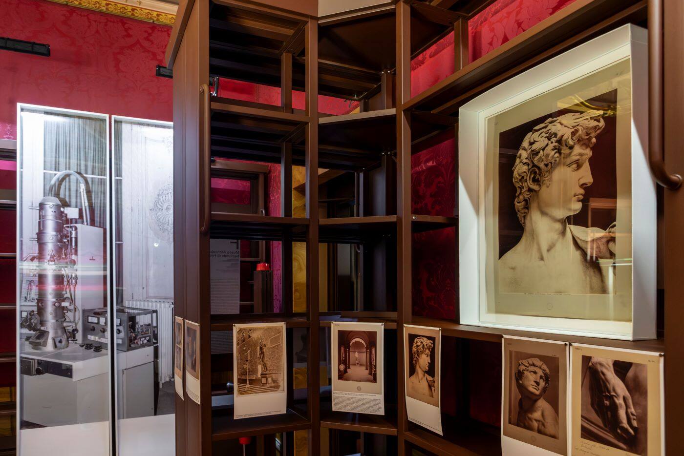 Con i suoi scatti l'artista italo-tedesco Armin Linke 