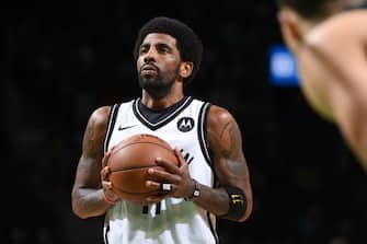 Kyrie Irving, 29 anni e stella dei Brooklyn Nets, è il simbolo dei non vaccinati della Nba