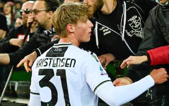 Udinese's Thomas Kristensen apologizes to the fans during the italian soccer Serie A match between Udinese Calcio vs US Sassuolo on december 17, 2023 at the Bluenergy stadium in Udine, Italy. ANSA/Alessio Marini