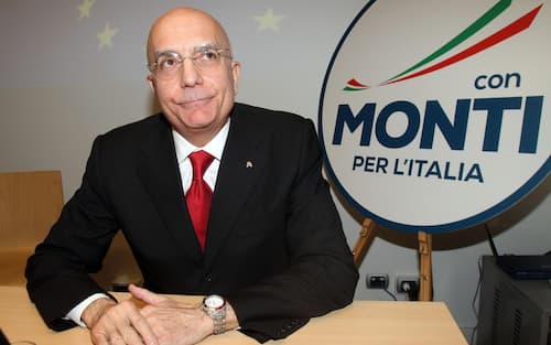 Gabriele Albertini a margine della conferenza stampa con Mario Monti a Milano, 10 gennaio 2013.
ANSA/MATTEO BAZZI