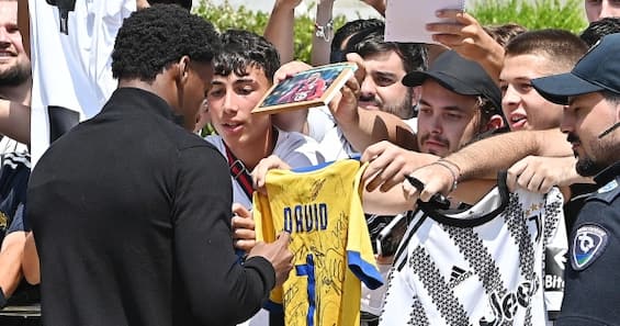Jonathan David: guarda le immagini del suo primo giorno alla Juventus