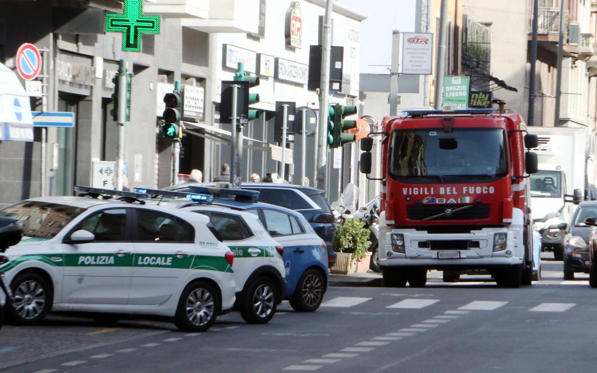 MILANO 12042022 CODICE ROSSO INCIDENTE  SUL LAVORO VIA  MONZA ANGOLO VARANINI PARETE SCHIACCIA OPERAIO FOTO PAOLO SALMOIRAGO