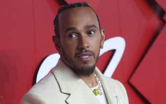 epa11011251 Racing driver Lewis Hamilton attends the Fashion Awards 2023 at the Royal Albert Hall in London, Britain, 04 December 2023.  EPA/NEIL HALL