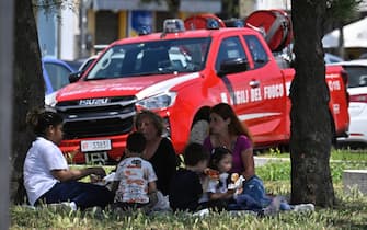 Campi Flegrei, gente in strada