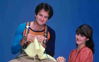 UNITED STATES - JUNE 12:  MORK & MINDY - "Wedding Gallery" 1981 Robin Williams, Pam Dawber  (Photo by ABC Photo Archives/Disney General Entertainment Content via Getty Images)