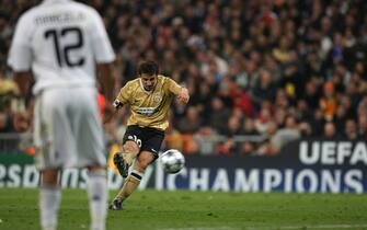 Real Madrid CF v Juventus Football Club - 2008 2009 UEFA Champio