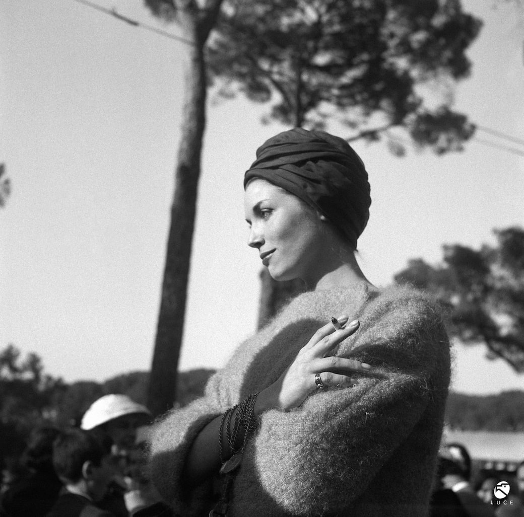 Elsa Martinelli al concorso ippico di piazza di Siena. Roma, fine anni ’50. Archivio Storico Luce, Fondo Dial
