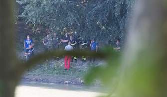 incidente aereo tevere roma