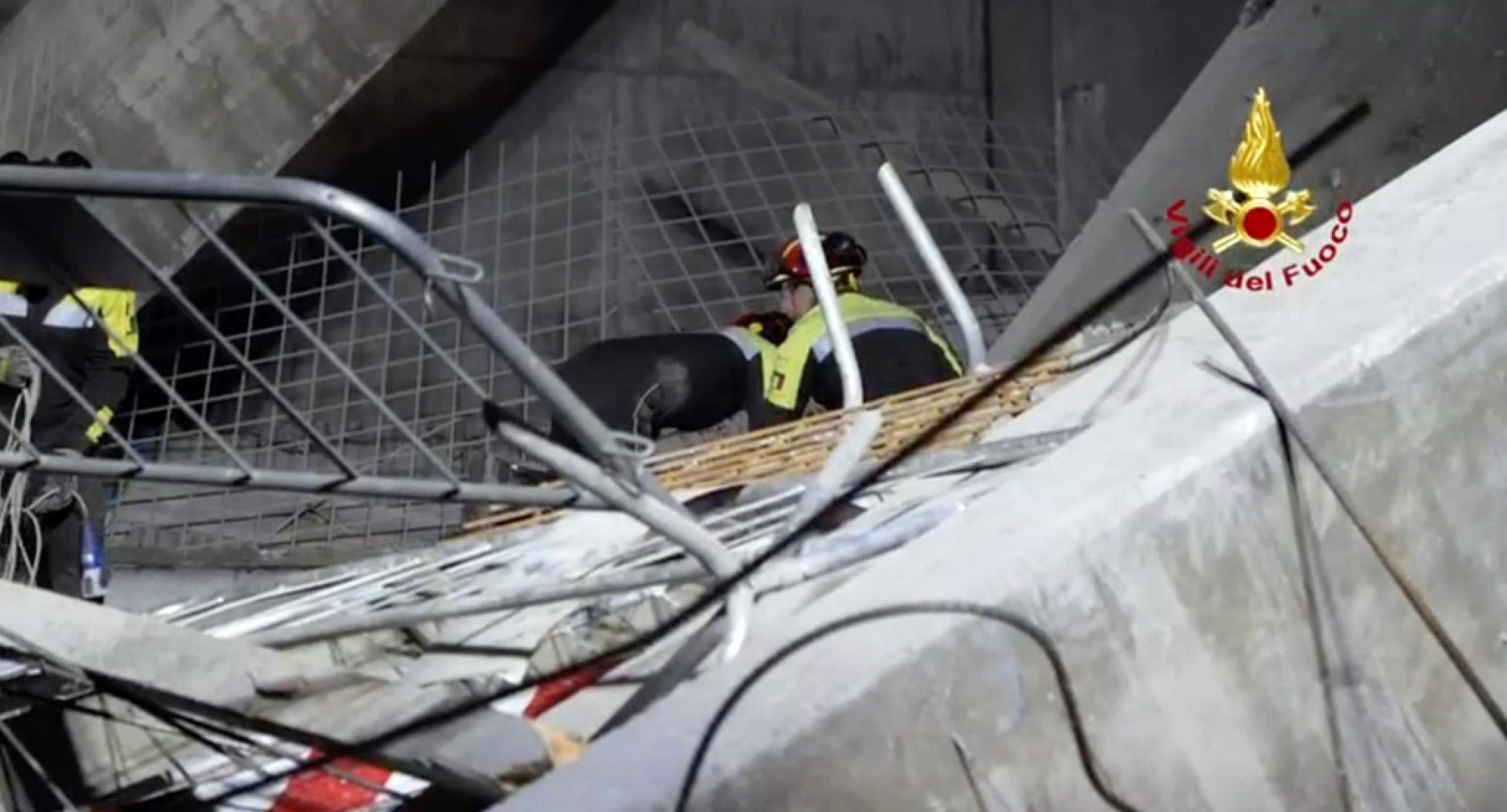 Sale a quattro il bilancio del crollo nel cantiere di un supermercato a Firenze, 17 febbraio 2024. I Vigili del Fuoco, che hanno lavorato tra le macerie tutta la notte, hanno recuperato il corpo di un quarto operaio. Al momento dunque resta disperso un solo operaio.    NPK     Vigili del Fuoco     +++ ANSA PROVIDES ACCESS TO THIS HANDOUT PHOTO TO BE USED SOLELY TO ILLUSTRATE NEWS REPORTING OR COMMENTARY ON THE FACTS OR EVENTS DEPICTED IN THIS IMAGE; NO ARCHIVING; NO LICENSING +++