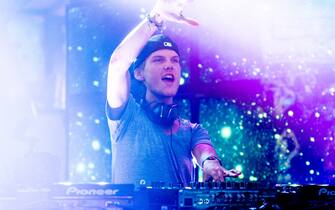 NEW YORK, NY - OCTOBER 01:  Avicii performs at the MLB Fan Cave on October 1, 2013 in New York City.  (Photo by Mike Pont/WireImage)