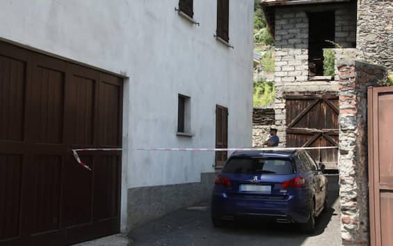 sondrio omicidio suicidio figlio 55enne uccide la madre e poi si spara