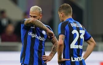 Foto Spada/LaPresse 01 ottobre 2022 - Milano , Italia - sport, calcio - Inter vs Roma - Campionato italiano di calcio Serie A TIM 2022/2023 - Stadio San Siro. Nella foto: Federico Dimarco (Inter Milan); Nicolo Barella (Inter Milan);

October 1th 2022 Milan , Italy - sport, calcio - Inter vs Roma - Serie A Football Championship 2022/2023 - San Siro Stadium . In the pic: Federico Dimarco (Inter Milan); Nicolo Barella (Inter Milan);