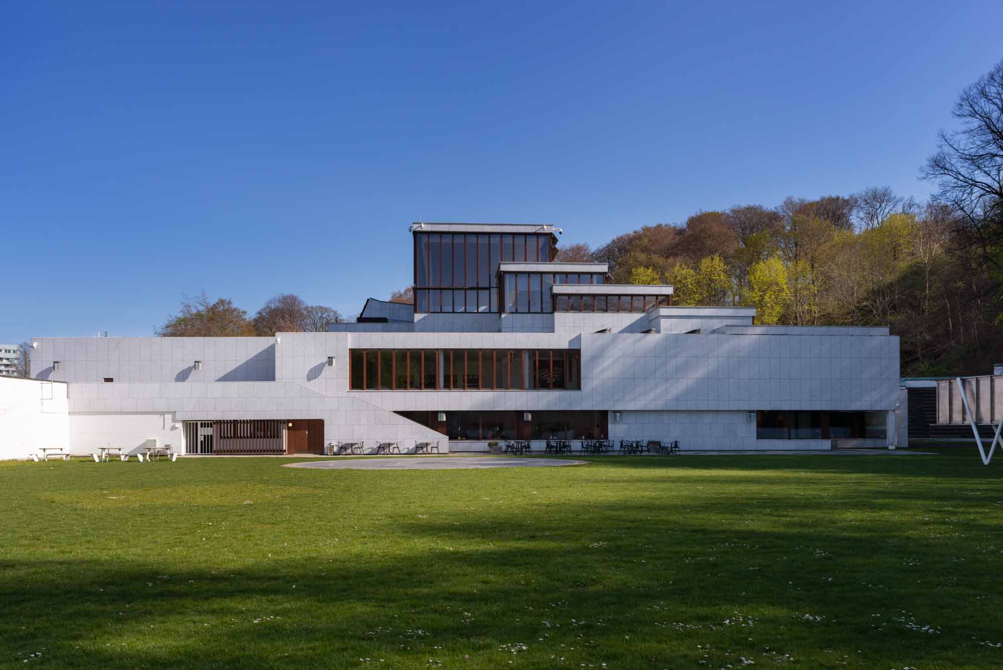 Aalborgin-taidemuseo-Kunsten-1969–73-julkisivu-Tanska.-The-Aalborg-Art-Museum-Kunsten-1969–73-facade-Denmark.-Photo-Maija-Holma-©-Alvar-Aalto-Foundation..jpg