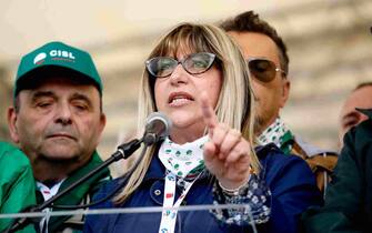 La segretaria confederale Cisl Daniela Fumarola partecipa alla manifestazione unitaria di Cigl, Cisl e Uil "Per una nuova stagione del lavoro e dei diritti" a Milano, 13 maggio 2023.ANSA/MOURAD BALTI TOUATI

