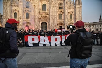 Supporters of Paris Saint Germain in Duomo's square prior the UEFA Champions League soccer match against AC Milan, in Milan, Italy, 07 November 2023.
ANSA/MATTEO CORNER