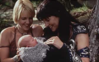 Lucy Lawless e Renée O'Connor in una scena di Xena