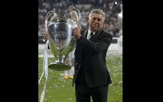 Ancelotti con la coppa