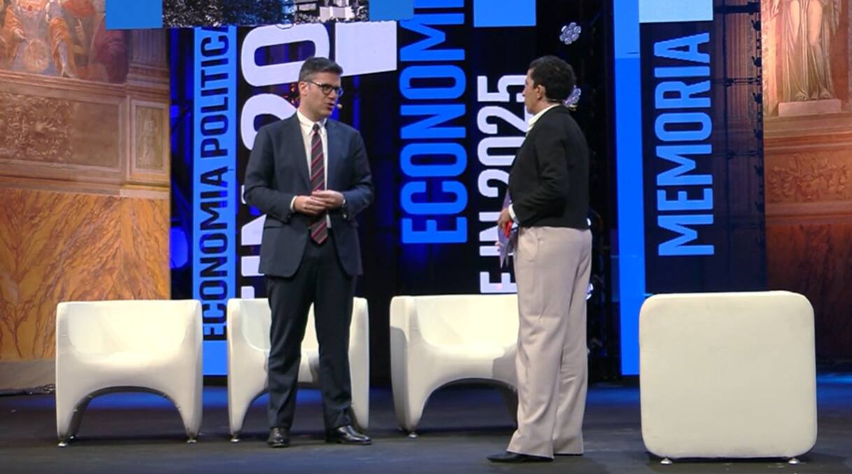 sky tg24 live in roma il saluto del direttore fabio vitale diretta tv da Tg24.sky.it sky tg24 live in roma il saluto del direttore fabio vitale diretta tv