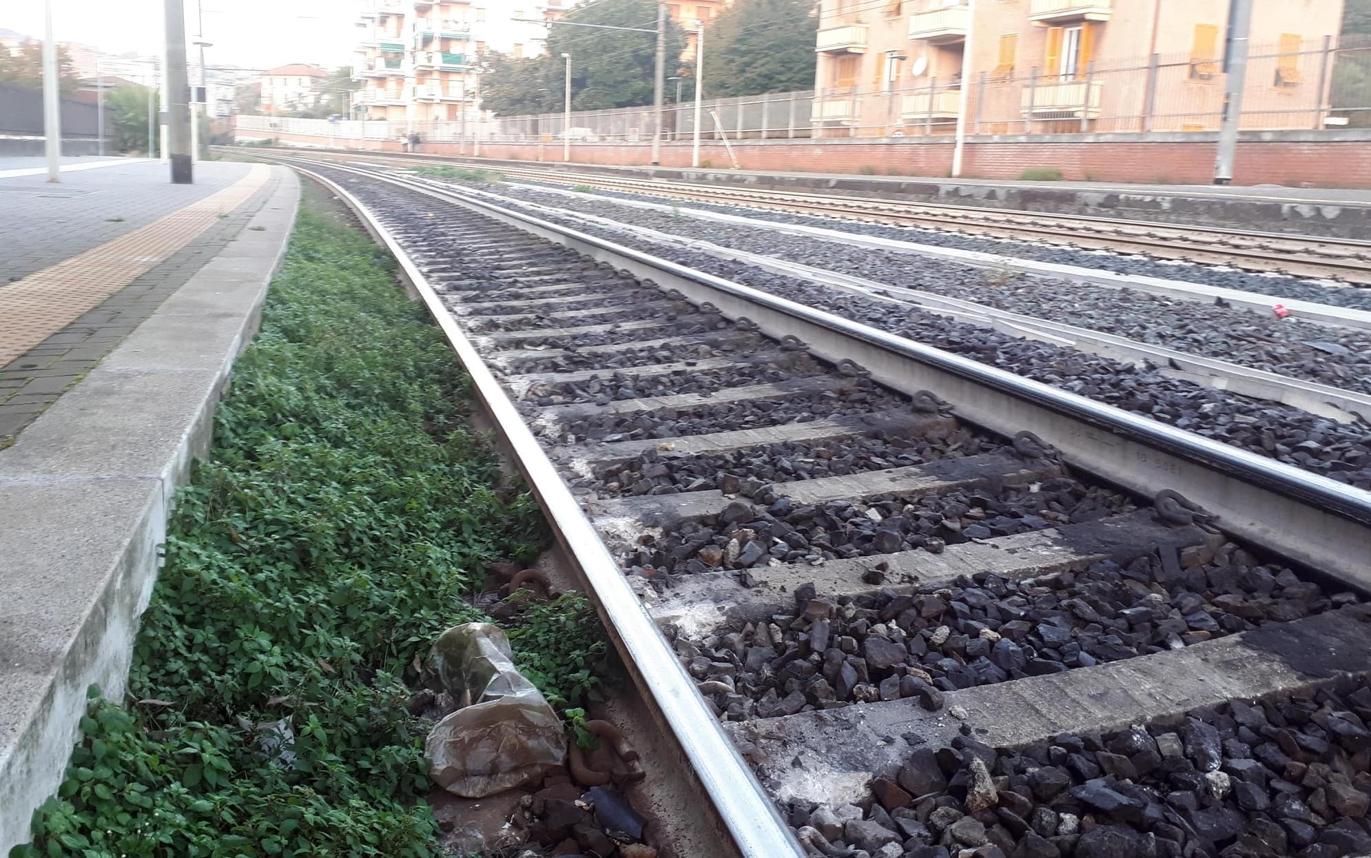 Morto Ad Acerra Investito Da Un Treno La Vittima è Un Ragazzo Di 14 ...