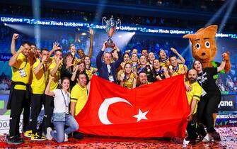 Players of VakifBank Istanbul celebrate victory during volleyball match between Imoco Volley CONEGLIANO (ITA) and VakifBank ISTANBUL (TUR) in Final of CEV Champions League Volley 2022 Women, on May 22, 2022 in SRC Stozice, Ljubljana, Slovenia. Photo by Matic Klansek Velej / Sportida