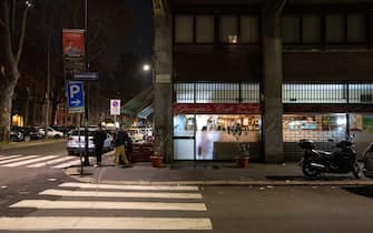 Il luogo in cui sono state accoltellate delle persone a Milano
