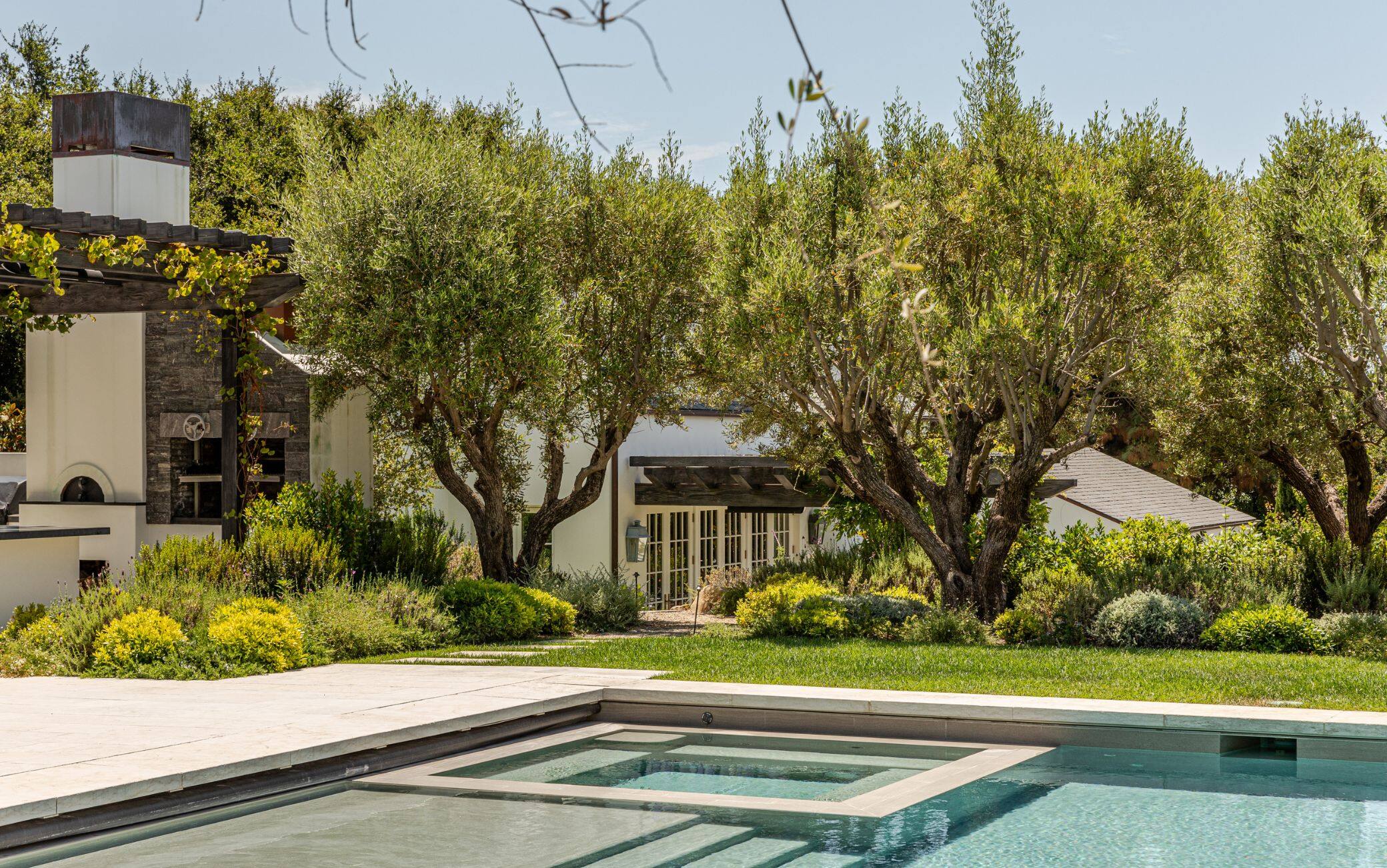 02_gwyneth_paltrow_air_bnb_courtesy_aigo - 1 02_gwyneth_paltrow_air_bnb_courtesy_aigo - 1