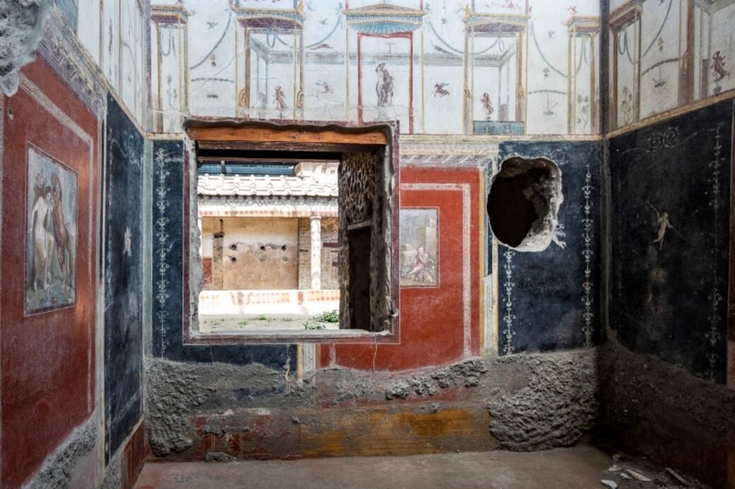 Casa_dei_Pittori_al_lavoro_Ambiente_affrescate_IV_stile_1x.jpg
