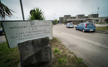 L'esterno del carcere di Santa Maria Capua Vetere, Caserta, 13 giugno 2020. ANSA / CESARE ABBATE