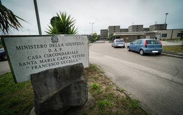 L'esterno del carcere di Santa Maria Capua Vetere, Caserta, 13 giugno 2020. ANSA / CESARE ABBATE