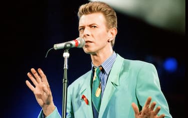 David Bowie performing at The Freddie Mercury Tribute Concert for Aids Awareness, at Wembley Stadium, Picture taken Easter Monday, 20th April 1992. (Photo by Nigel Wright/Mirrorpix/Getty Images)