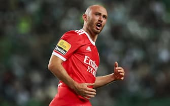 epa10644871 SL Benfica's Fredrik Aursnes celebrates after scoring the 2-1 goal during the Portuguese First League soccer match between Sporting CP vs SL Benfica, in Lisbon, Portugal, 21 May 2023.  EPA/JOSE SENA GOULAO