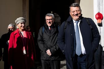 Il segretario generale della Cgil Maurizio Landini con il segretario generale della Uil Pierpaolo Bombardieri durante lÕincontro tra il Governo ed i Sindacati a palazzo Chigi, Roma, 28 novembre 2023. ANSA/ANGELO CARCONI