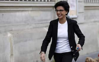 epa08295292 Paris mayoral candidate Rachida Dati arrives to a polling station during the first round of the French municipal elections in Paris, France, 15 March 2020. France is holding nationwide elections to choose all of its mayors and other local leaders despite a crackdown on public gatherings because of the new Covid-19 coronavirus. Several European countries have closed borders, schools as well as public facilities, and have cancelled most major sports and entertainment events in order to prevent the spread of the SARS-CoV-2 coronavirus causing the Covid-19 disease.  EPA/IAN LANGSDON