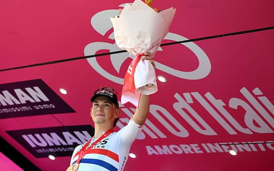 Tarling vince la crono di Tirana, Roglic in rosa