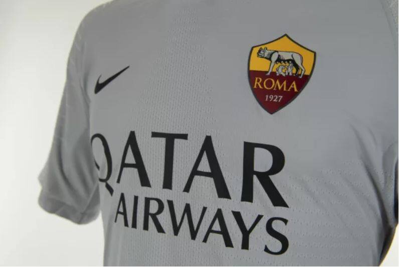 La nuova maglia da trasferta della Roma, foto sito Roma