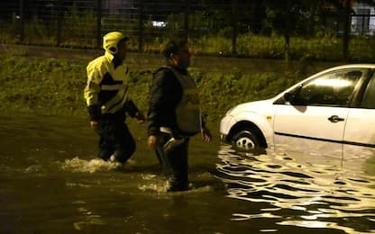 Milano, allagamenti nella notte: esonda Seveso, poi situazione rientra