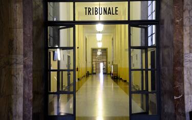 PALAZZO DI GIUSTIZIA, TRIBUNALE DI MILANO (Milano - 2016-07-14, Maurizio Maule) p.s. la foto e' utilizzabile nel rispetto del contesto in cui e' stata scattata, e senza intento diffamatorio del decoro delle persone rappresentate