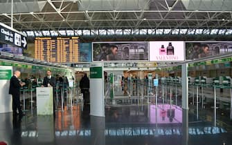 L'area check in di Alitalia all'aeroporto Leonardo da Vinci nel giorno dello sciopero del trasporto aereo, Fiumicino (Roma), 25 novembre 2019. ANSA/TELENEWS