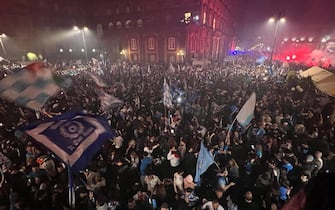 SSC Napoli’s supporters celebrate the victory of the Italian Serie A Championship (Scudetto) at the end of the match against Udinese Calcio in the centre of Naples, Italy, 04 May 2023.
ANSA/CIRO FUSCO