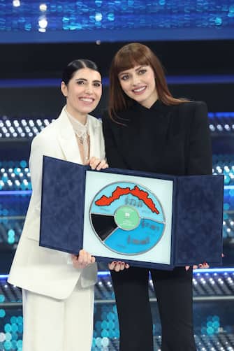 SANREMO, ITALY - FEBRUARY 14: Giorgia and Annalisa attend the 75th Sanremo Music Festival 2025 at Teatro Ariston on February 14, 2025 in Sanremo, Italy. (Photo by Daniele Venturelli/Daniele Venturelli/Getty Images )
