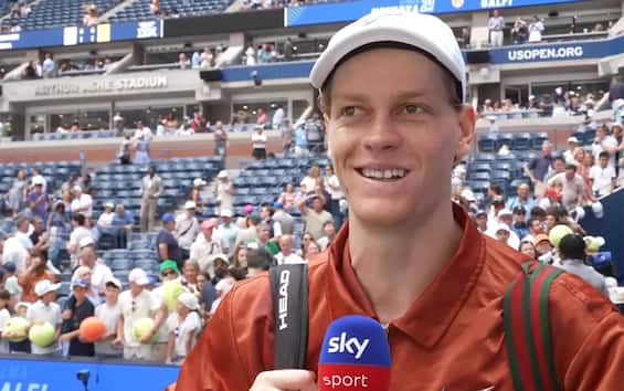 https://static.sky.it/editorialimages/ebeaede780a5c12c4439c0e27175e6c79144a31a/skysport/it/tennis/video/2025/08/26/sinner-us-open-intervista-video-1031586/sinner-stamp_intervista-ok.jpg?im=Resize,width=565