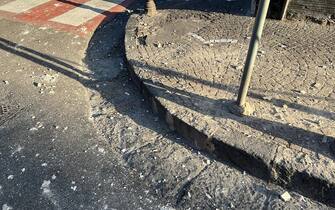 Minor damages caused by the earthquake in Naples, Italy, 27 September 2023. An earthquake swarm is underway in the Campi Flegrei area, near Naples. The strongest tremor was of magnitude 4.2, occurred at 3.35 am and was clearly felt in some neighborhoods of the Neapolitan capital. The hypocenter was located at approximately 3 km depth.
ANSA/ CIRO FUSCO